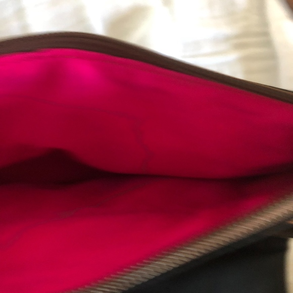 VGUC Dooney Crossbody - Picture 2 of 5